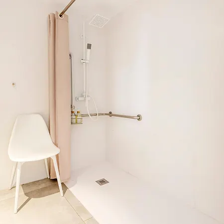 Ξενοδοχείο με διαμερίσματα Bis Ruzafa 4*